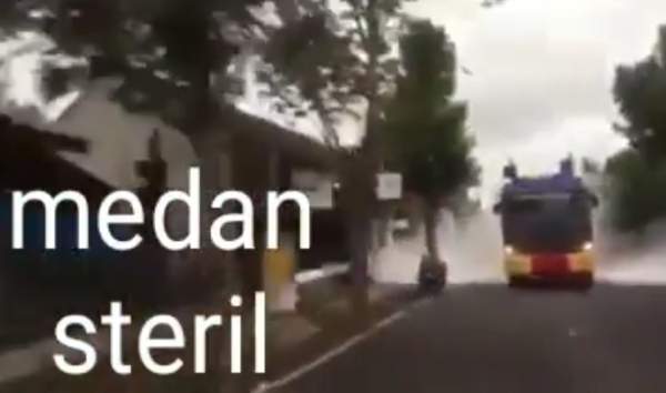Жесткая стерилизация улиц в Индонезии во время карантина