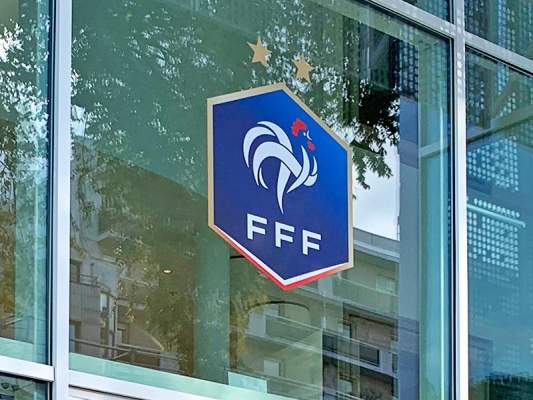 Федерация футбола Франции объявила о досрочном завершении сезона из-за пандемии