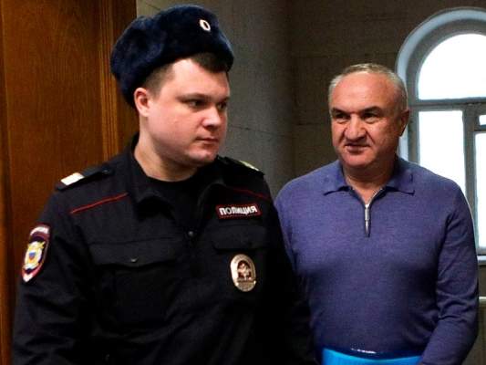 С отца экс-сенатора Арашукова сняли обвинение в хищении газа на 32 млрд рублей